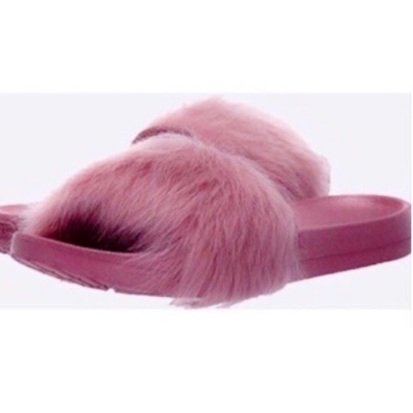 UGG Slides - Picture 11 of 16